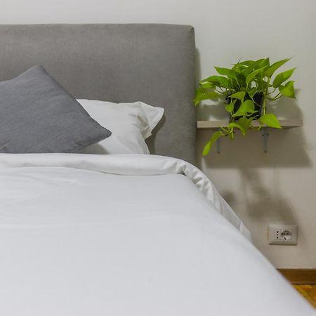 Ottonelli Street Stay- Wifi Fibra Free Tra Storchi & Centro Storico モデナ エクステリア 写真